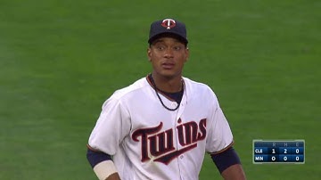 CLE@MIN: Polanco makes sliding grab, gets the out