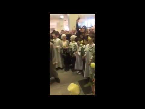 ემოციური კადრები -როგორ დახვდნენ პატრიარქს მოსკოვში ქართველები