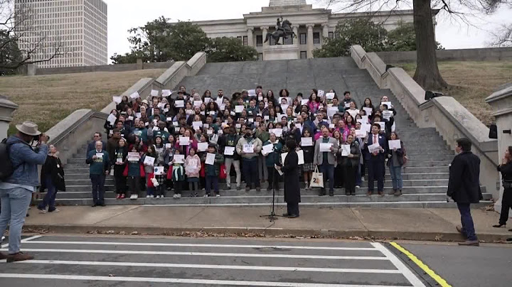 Tennessee lawmakers advance bill to restrict education for undocumented students thumbnail