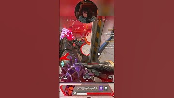 Clutching the fight when my team dies 😈 #apexlegends #apexsquadwipe #apex