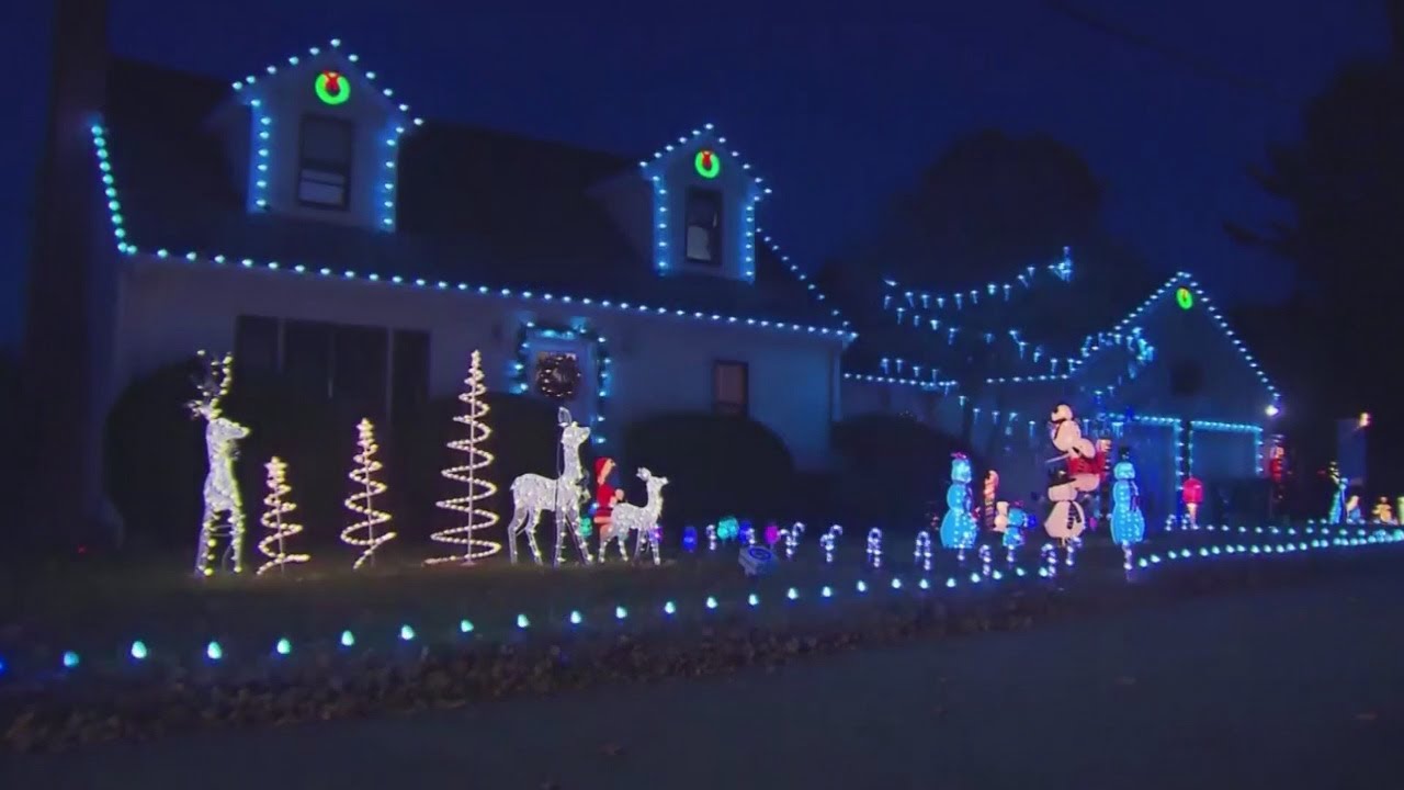 Experts say decorating for Christmas early could boost your mood YouTube