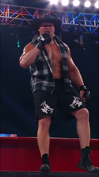 Such an effortless catch by Roman Reigns #Short