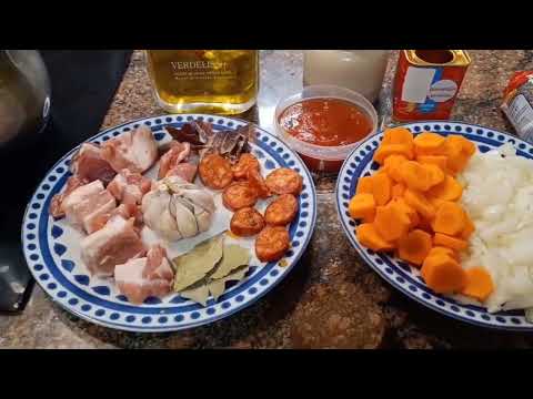 Lentejas en crudo , comidas de cuchara tradicionales 
