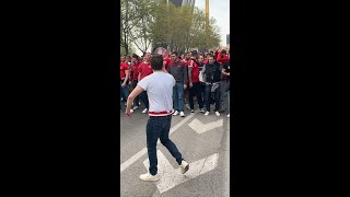 LOCURA BÁVARA en MADRID: los CÁNTICOS de los FANS del BAYERN antes del partido en el BERNABÉU
