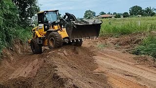 PÁ CARREGADEIRA JCB 426ZX CONTRUÇÃO DE CONTENÇÃO DE ÁGUA