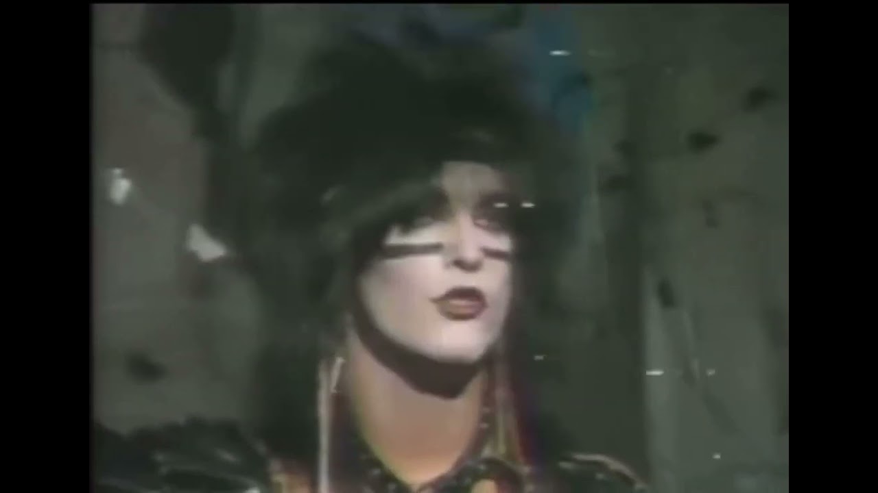 Mötley crüe on the set of looks that kill 1983