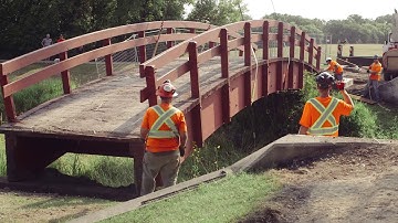 Winnipeg Pedestrian Bridge Installation