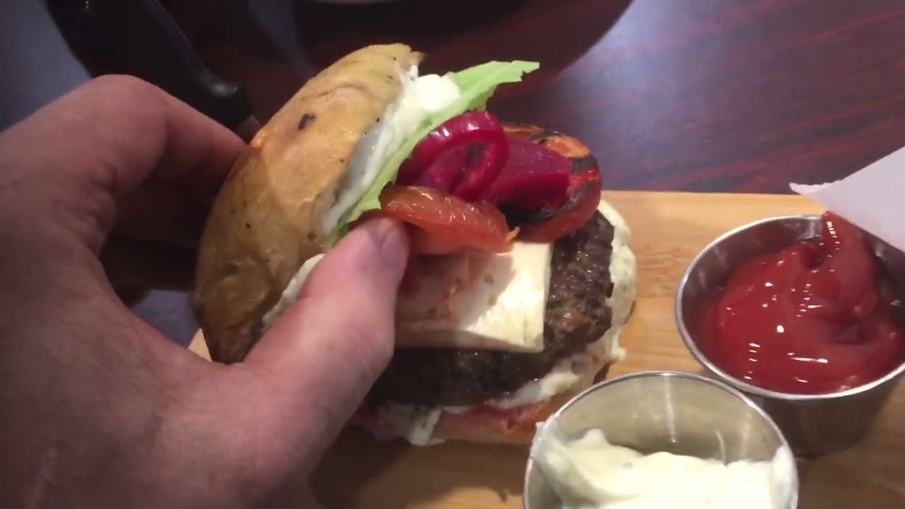 does a lamb burger TASTE like a Gyro??