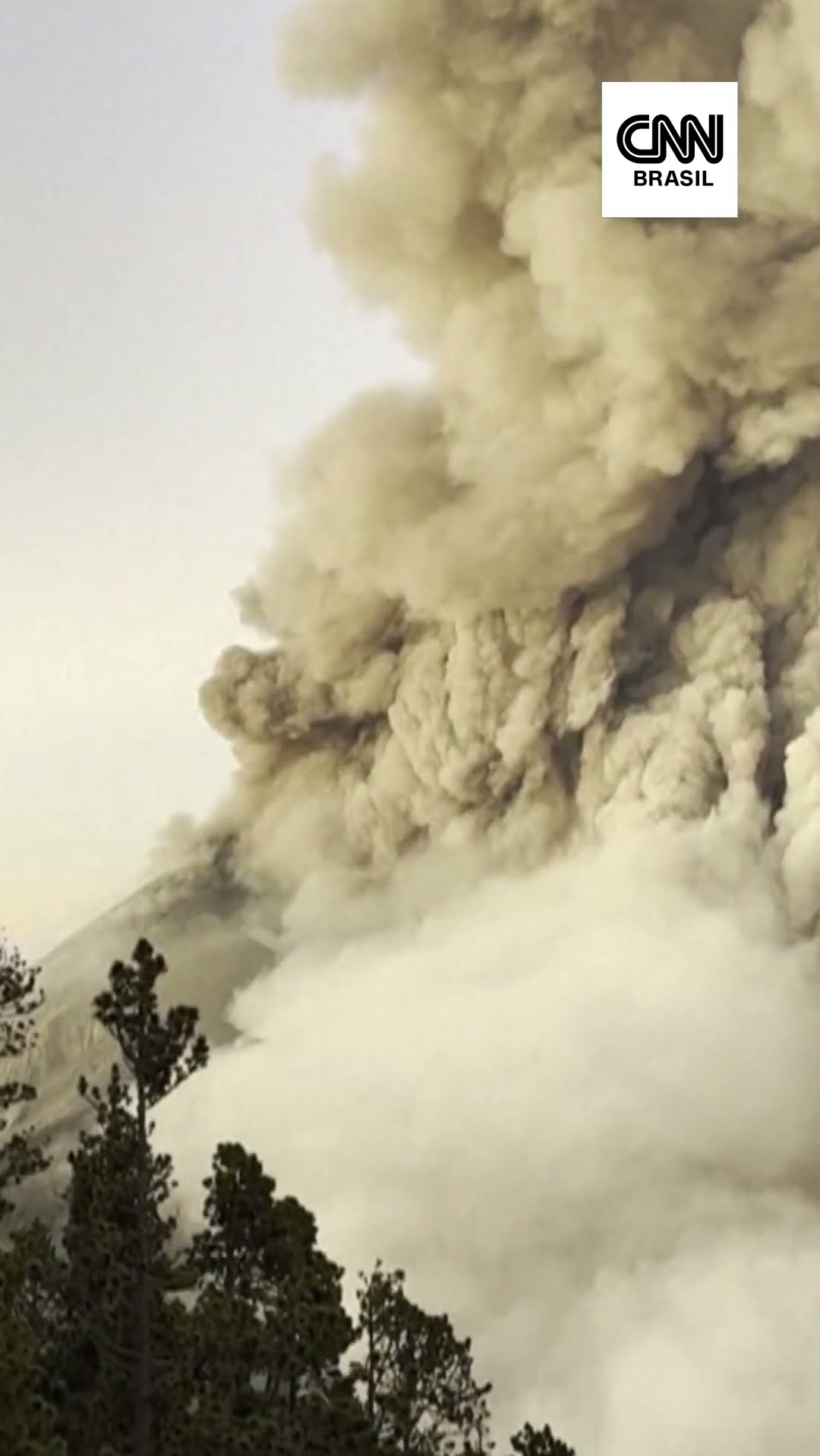 Vulcão entra em erupção na Guatemala
