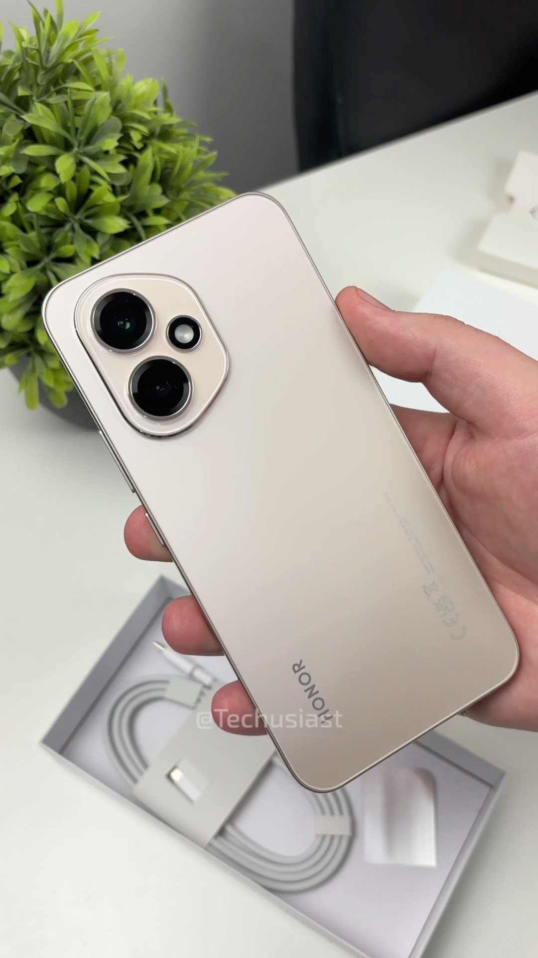 HONOR 400 Unboxing in Desert Gold - YouTube