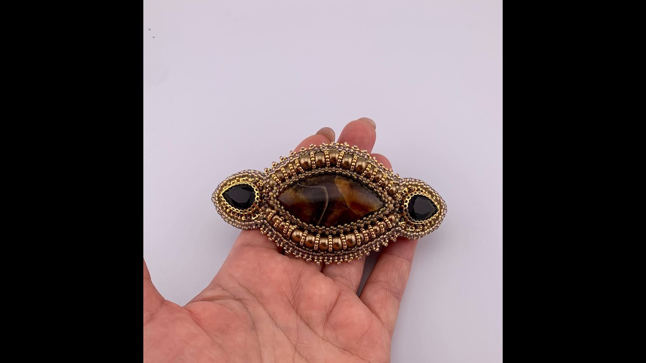 Как сделать заколку из бисера и кабошона.  #бисероплетения #чтосплестиизбисера #украшенияскамнями