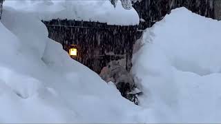 Live footage as bomb Cyclone hits California, USA - Incredible scenes from Mammoth Lakes