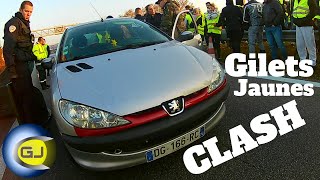 Gilets jaunes clash : 2 jeunes casseurs défoncent portière et vitre voiture Mantes-la-Jolie. Acte 1.