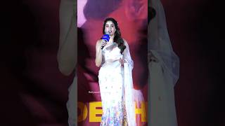 #janhvikapoor has a hilarious banter with #media  at the song launch event #shorts #mumbai #funny