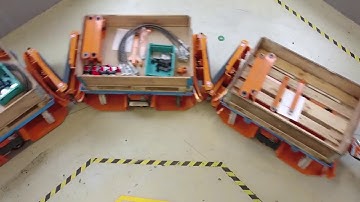 STILL LiftRunner® tugger train with foldable tiller