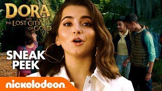 What’s in ISABELA MONER’s Backpack? I Exclusive Look from Dora and the Lost City of Gold 🎬🍿🎒