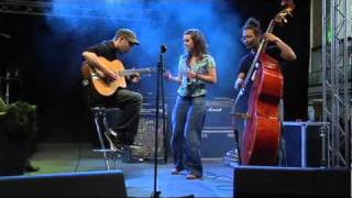 Popkomm 2010 - Zaz "Les passants" chords