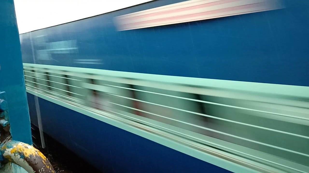 Late Running Gujarat SuperFast Express 22953