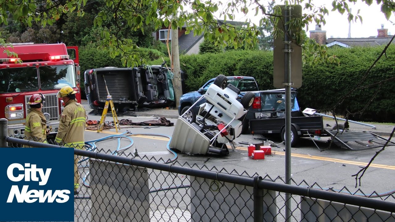 Two dead after Burnaby crash: RCMP - YouTube