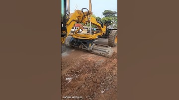 “This motor grader turns soil into art 🎯🔥”#motorgrader #construction