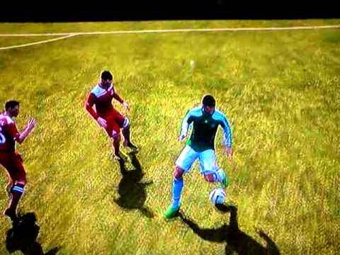 FIFA 12 - Dribbling Skills and Goal
