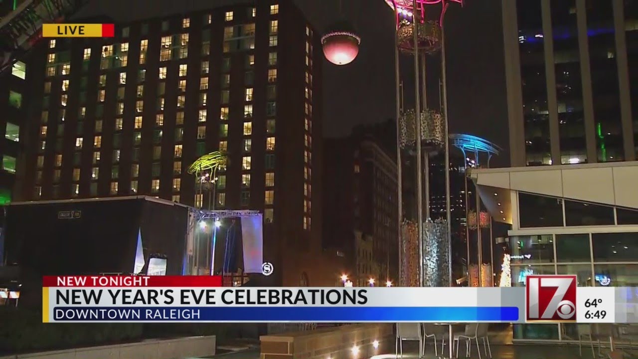 Crowds gather ahead of New Year's acorn drop in Raleigh YouTube