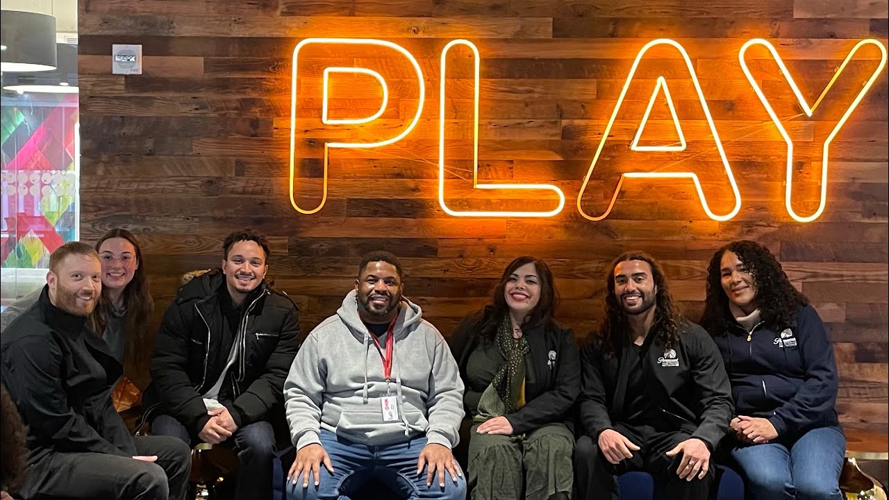 Paramount VetNet Hosts Coffee with Vets Joined by Total Rewards Team to Write Letters for Soldiers