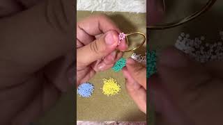 Flores Mostacillas - Candongas recamadas #bisuteria #tutorial #mostacillas #mostacilla #aretes