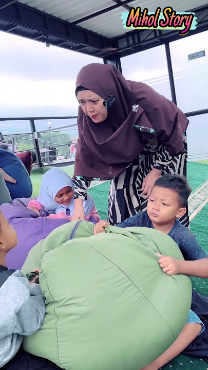 TIAN & AZKA REBUTAN BANTAL DUDUK😅🤣🙈 #trending #comedy #viral #funny #ngeshortsbareng