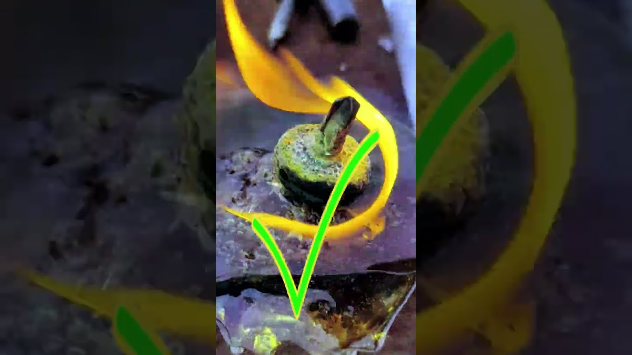 Как проткнуть бутылку и налить клея на саморез ? #shorts - YouTube