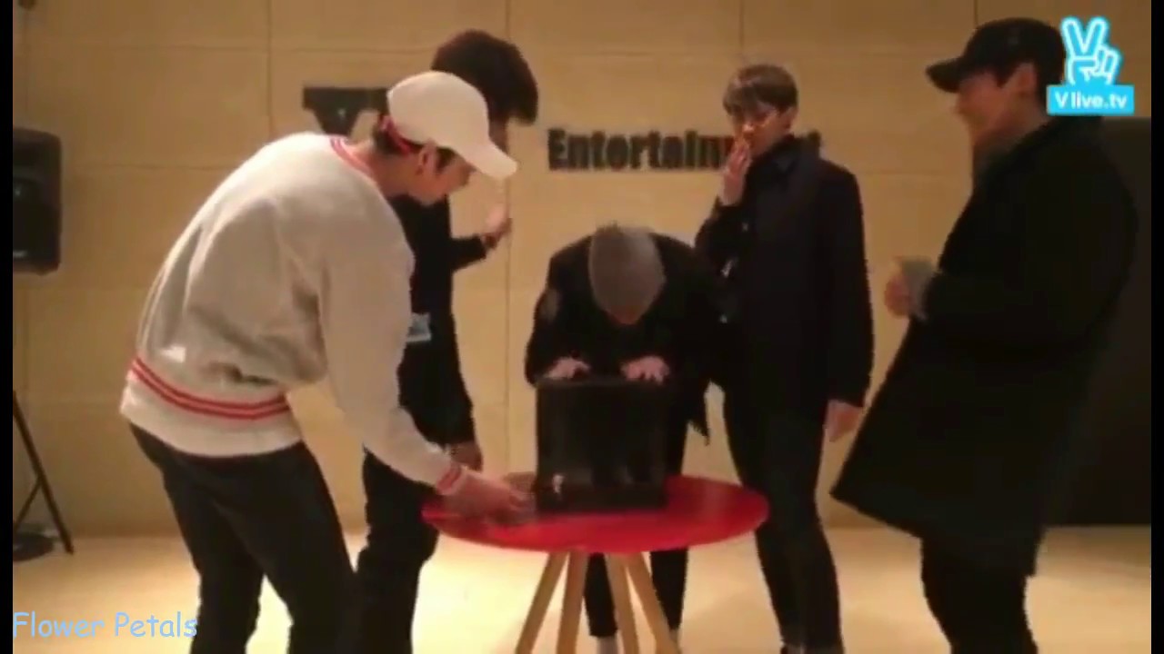 KNK Maknae Heejun Laugh Compilation 크나큰 막내 희준 웃음 모음