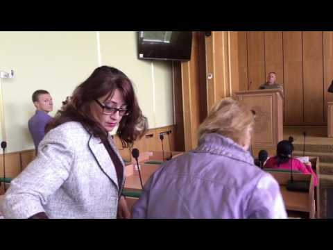 Демонстративно вийшла під час хвилини мовчання.У Слов'янську знову стався інцидент