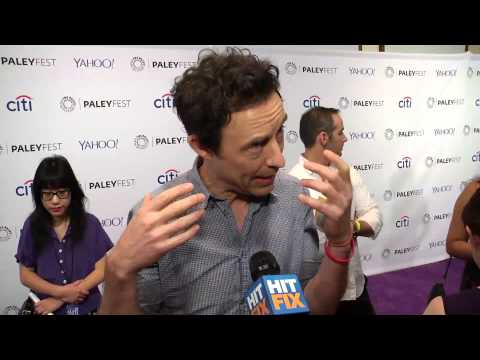 Video: Tom Cavanagh Netto waarde: Wiki, Getroud, Familie, Trou, Salaris, Broers en susters