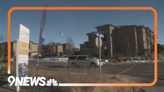 Former Aurora officer found not guilty on one assault charge, jury hung on 2nd charge