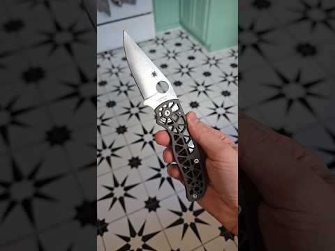 Full size/Half Weight - Spyderco Edgerati