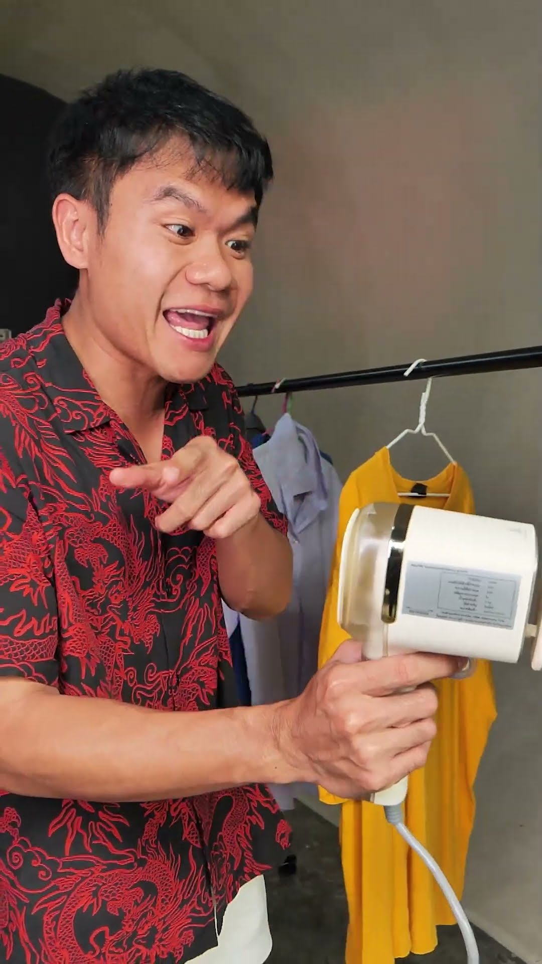 ถูกใจสายเดินทาง ไปที่ไหนเสื้อผ้าก็เรียบกริ๊บ ?? #บี้ลองของ #บี้เดอะสกา #bietheska