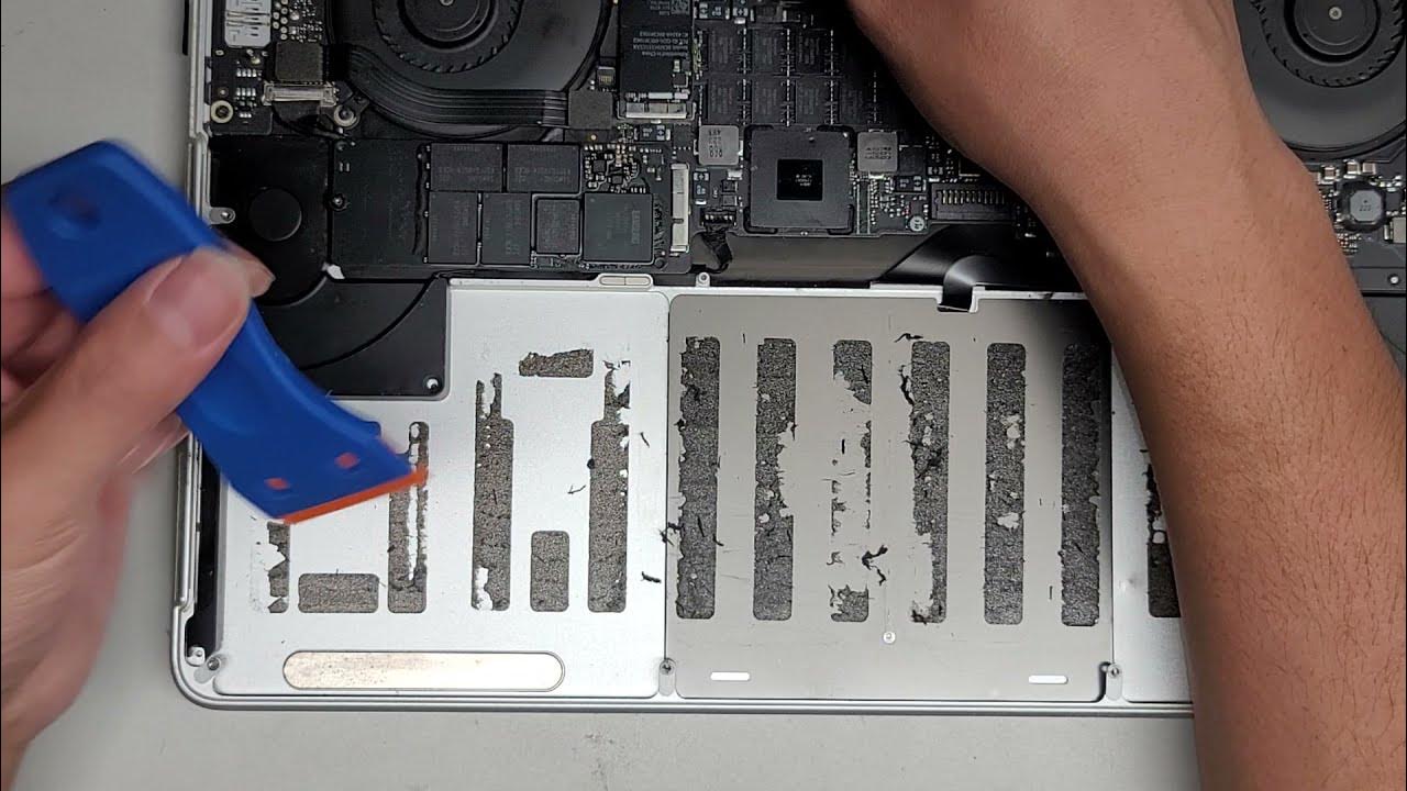 Macbook Pro Retina Mid 2012 Battery Replacement 15" inch Retina MacBook Pro A1398 2012 Battery Replacement Repair - YouTube