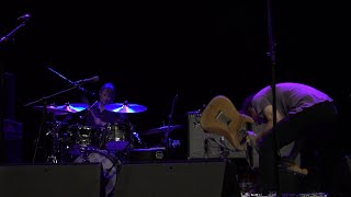 Yo La Tengo - Blue Line Swinger (live at Warner Music Station Príncipe Pio, Madrid, 02.05.2023)