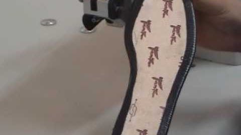 Xa0345 AUTOMATIC GLUING— INSOLE FOUNDING MACHINE