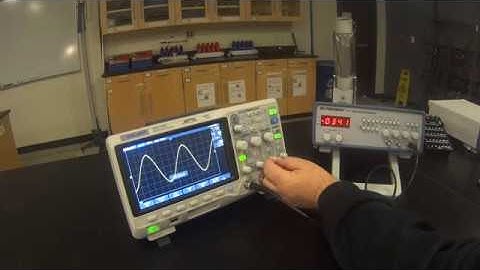 Introduction to the Oscilloscope Part A -- Siglent 1102X
