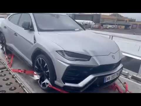 Fally Ipupa fait venir sa Lamborghini Urus à Kinshasa par avion