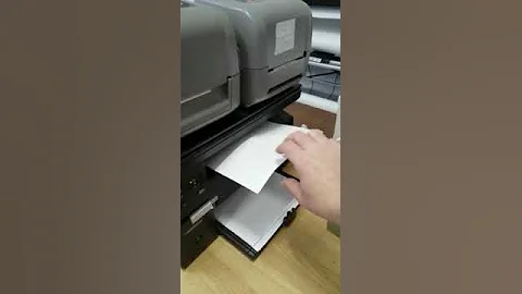 Самоклеящаяся плёнка, демонстрация печати и проверка на стираемость чернил.