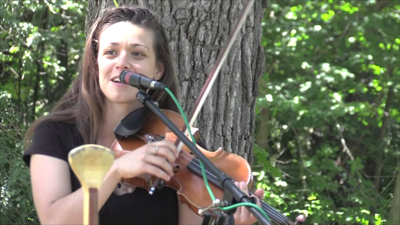 Amberly Rosen- Devil Went Down to Georgia - YouTube