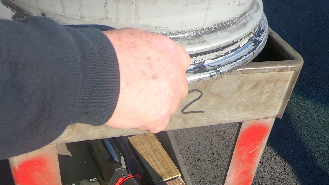 Repairing An Automotive Tire Bead Leak With Sealer 