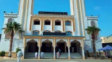تلاوة خاشعة لاواخر سورة الاسراء للشيخ عبد السلام ( مسجد اول نوفمبر سكيكدة )