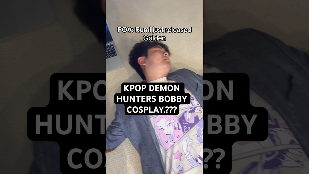 Kpop demon hunters Cosplay Skit!! #kpopdemonhunters #kdh #huntrix #sajaboys