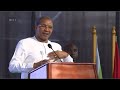 KIKWETE AMZUNGUMZIA MKE WA MWAMPOSA SIKUJUA KAMA AMEOA NAMUALIKA NYUMBANI NA MKE WAKE KIKWETE AMZUNGUMZIA MKE WA MWAMPOSA SIKUJUA KAMA AMEOA NAMUALIKA NYUMBANI NA MKE WAKE