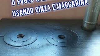 Como deixar o fogão a lenha BRILHOSO usando CINZA e Margarina ( receita econômica que funciona )💥