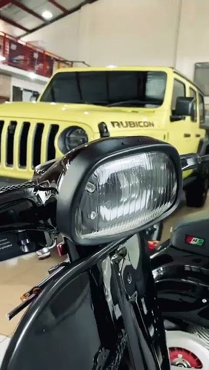 Vespa black mamba