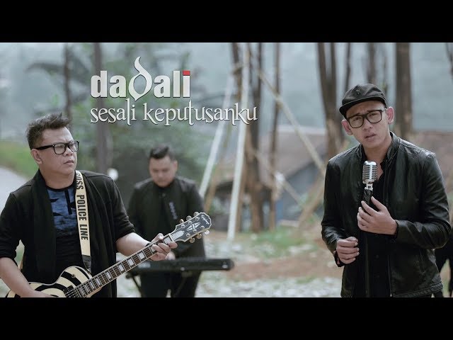 Dadali - Sesali Keputusanku (Official Video) class=